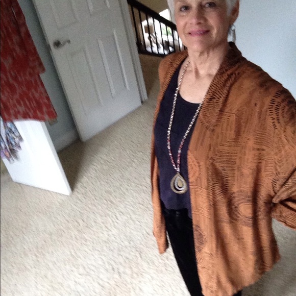 BOGO‼️Beautiful open tribal top & black lace cami. - Picture 2 of 5